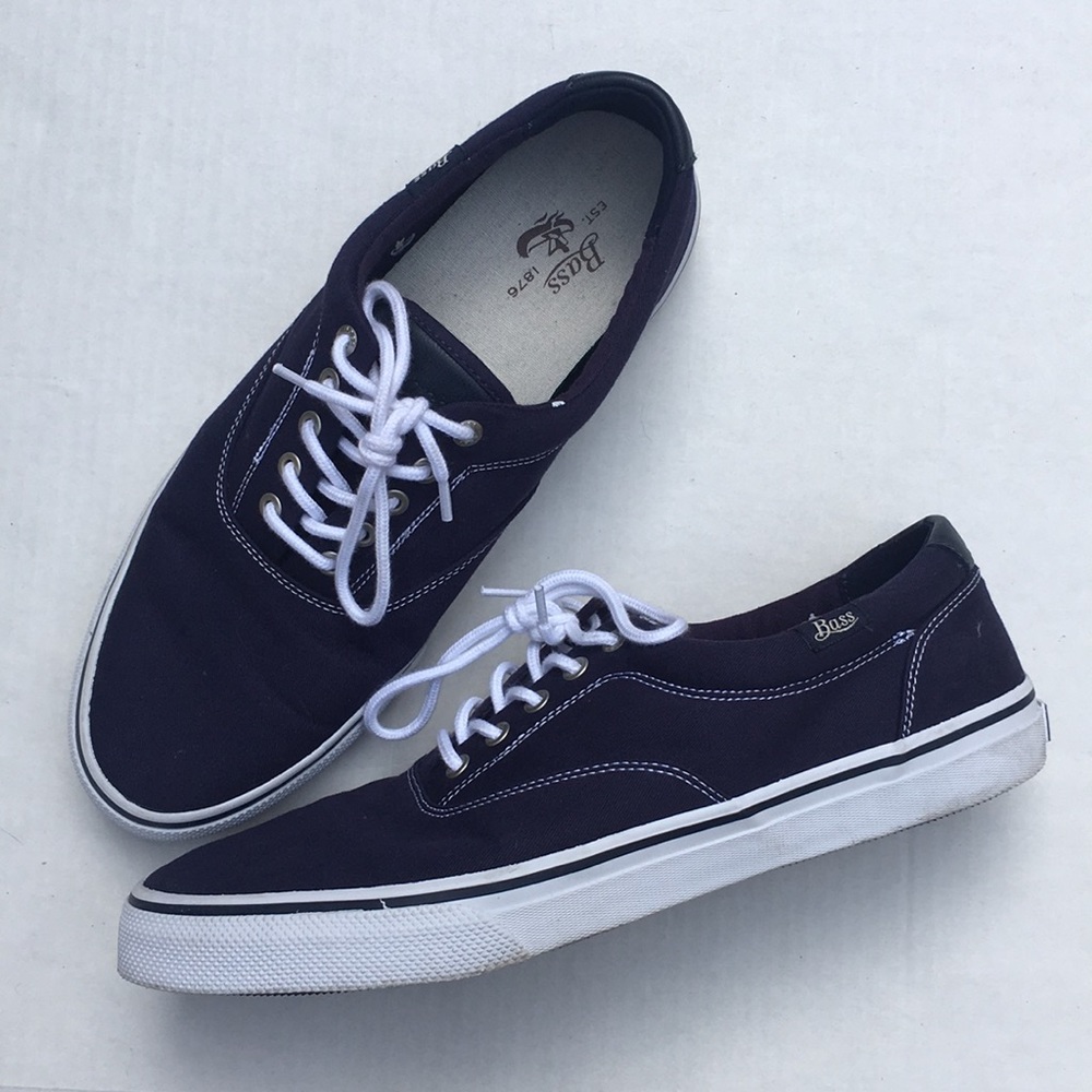 NWOT Bass sneakers